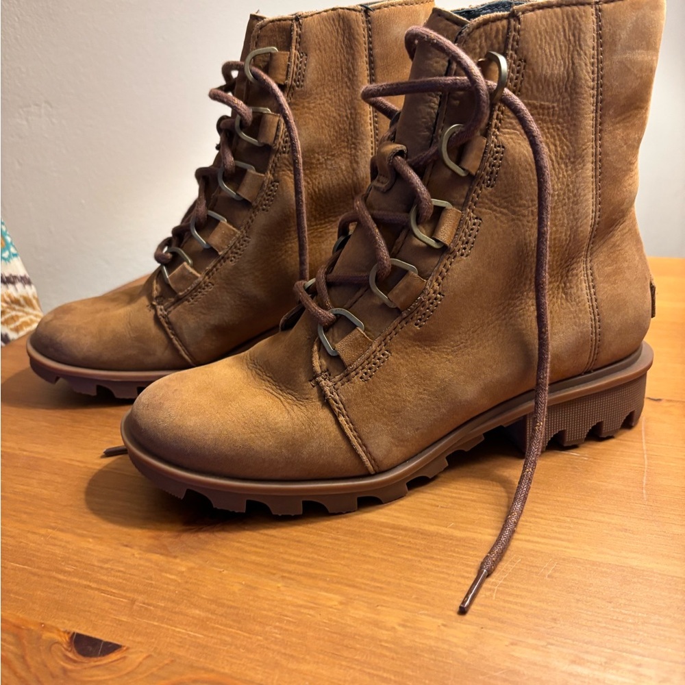 Sorel waterproof Tan Leather Combat Boots